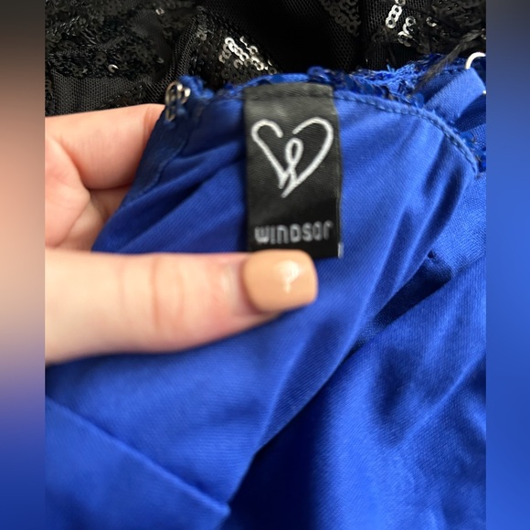 long blue shiny dress, never worn - Picture 4 of 4